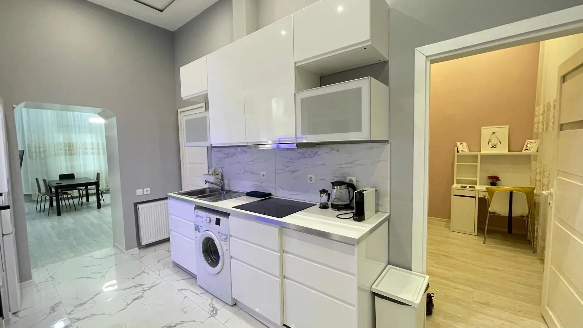 Sapphire Apartment - 5 Rooms, 2 Bathrooms 부다페스트 헝가리