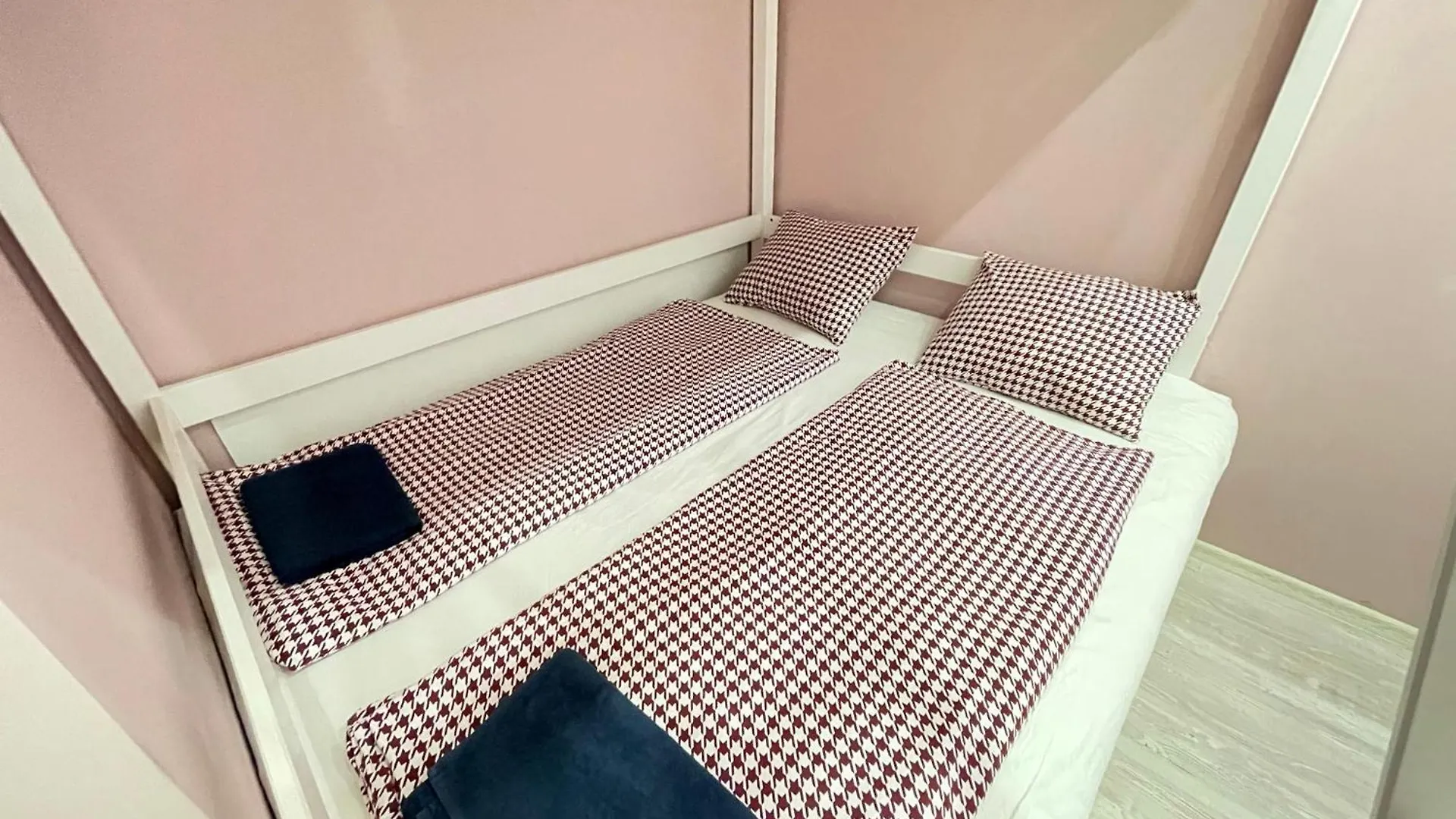 Sapphire Apartment - 5 Rooms, 2 Bathrooms 부다페스트 0*,  헝가리